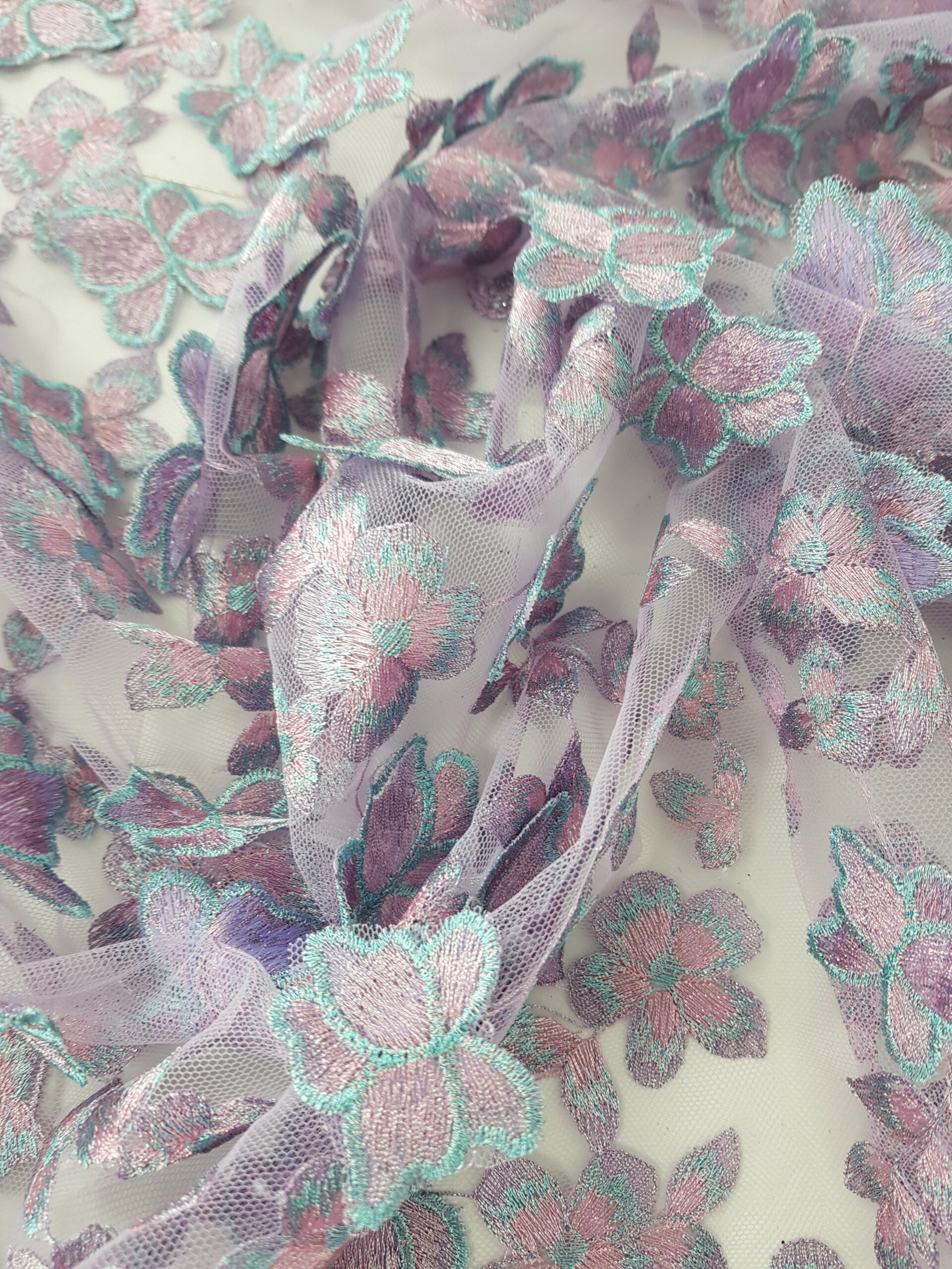 koronka 3d na tiulu w kwiaty róż, fiolet, niebieski koronka 3d na tiulu w kwiaty róż, fiolet, niebieski