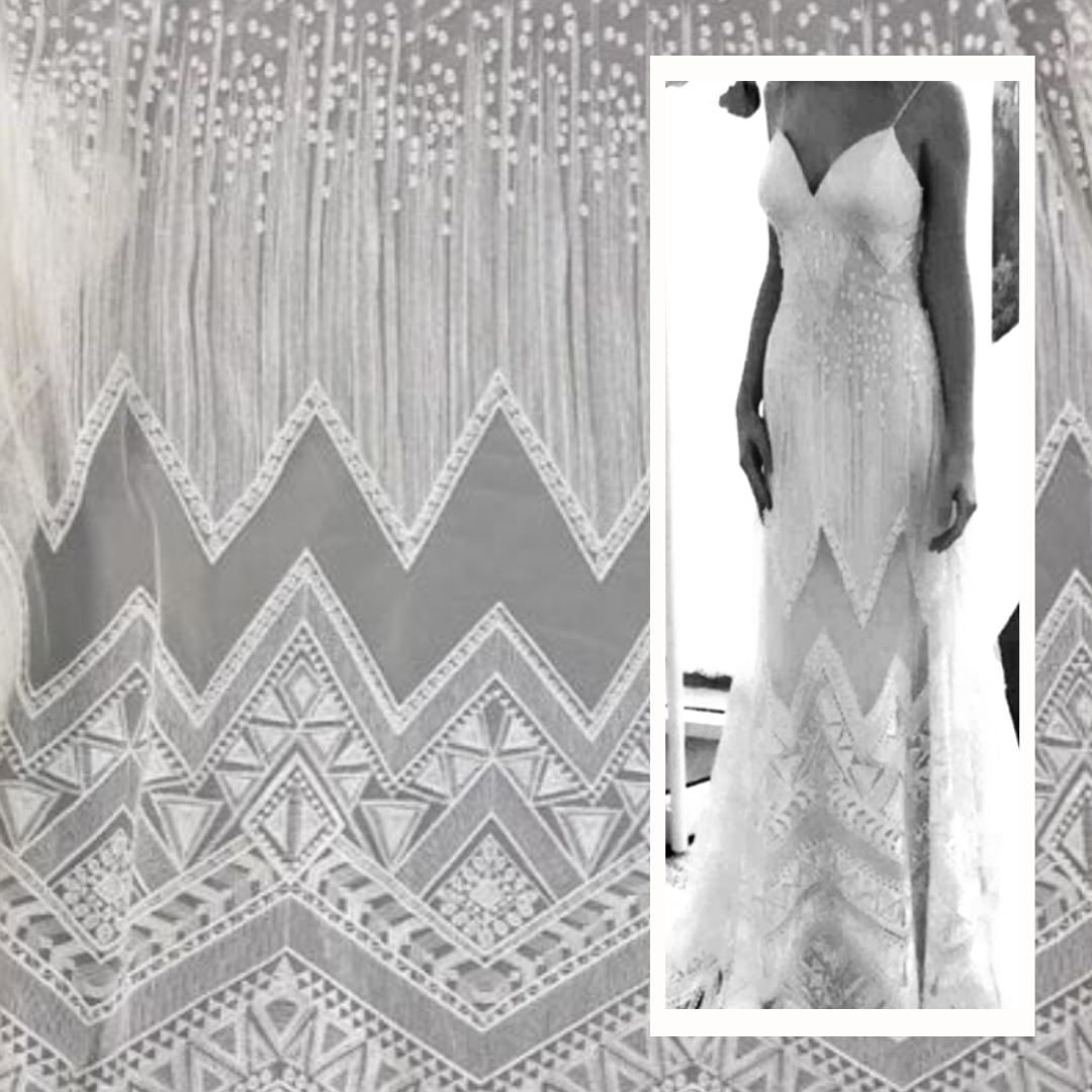 koronka ślubna off white geometryczna na tiulu. koronka ślubna off white geometryczna na tiulu.